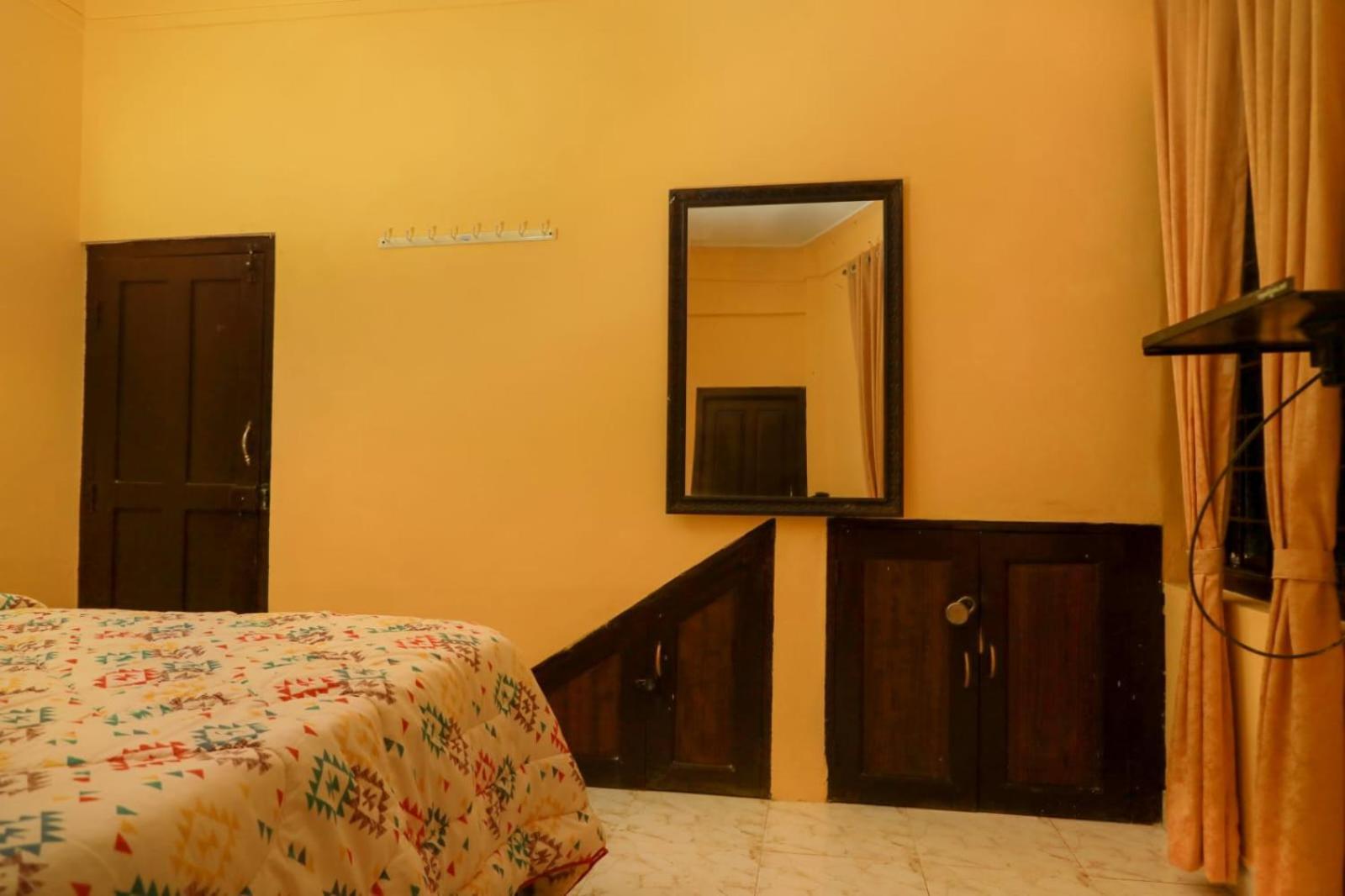 Hotel Bob Leisure à Ooty Extérieur photo